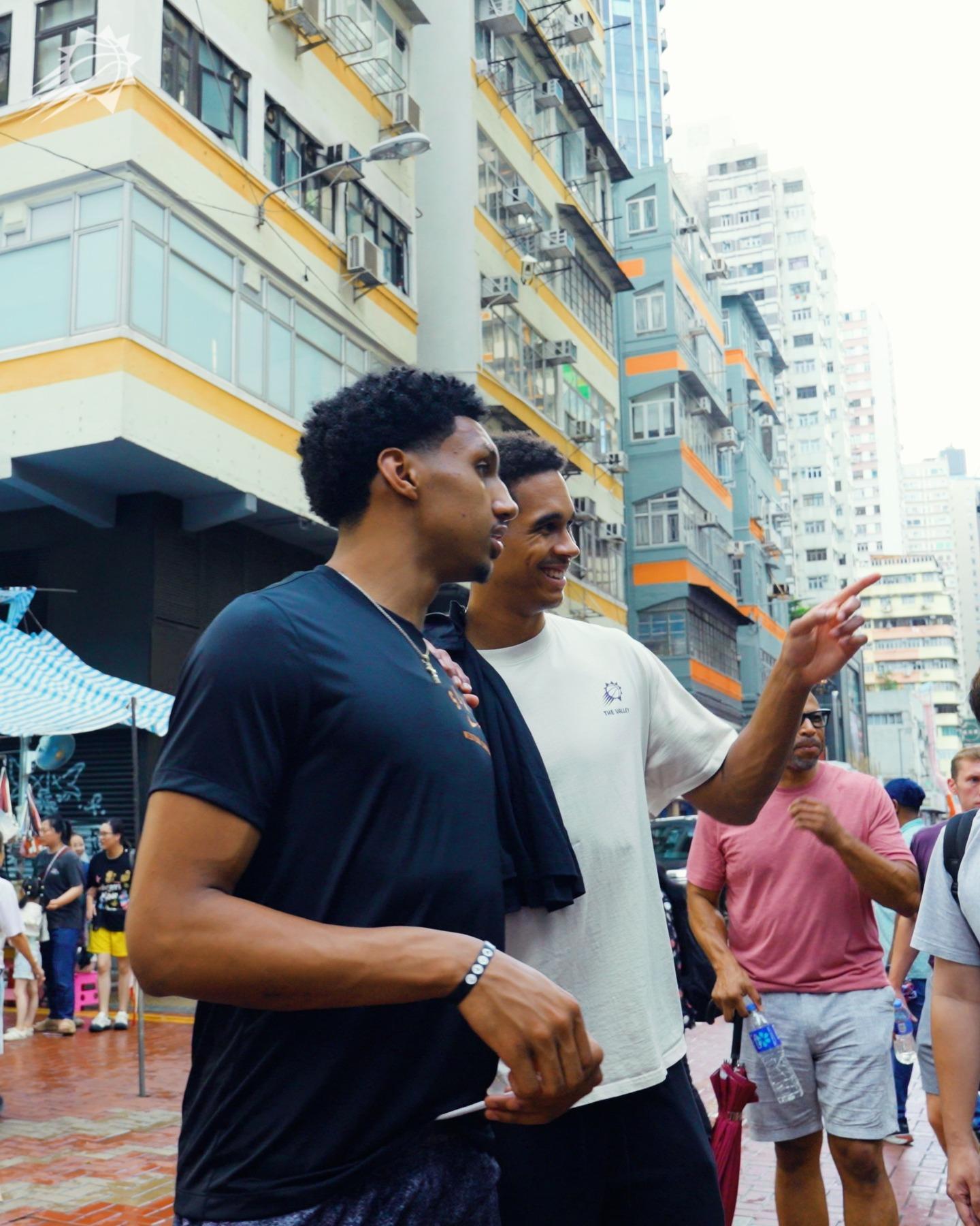 邓恩和伊戈, https, 头体验文化